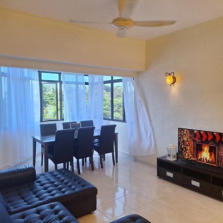 Seaput Srisayang Apartamento Batu Ferringhi Exterior foto