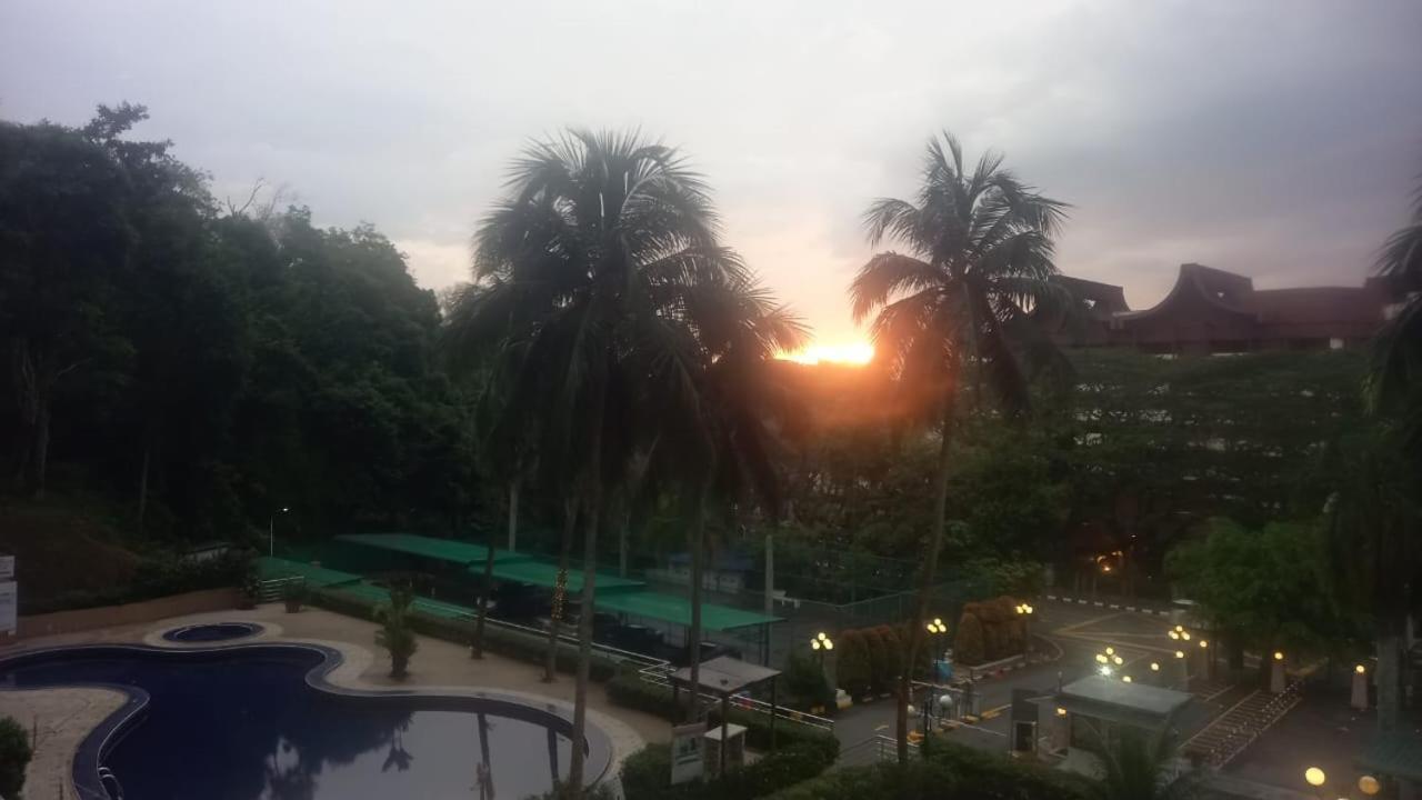 Seaput Srisayang Apartamento Batu Ferringhi Exterior foto