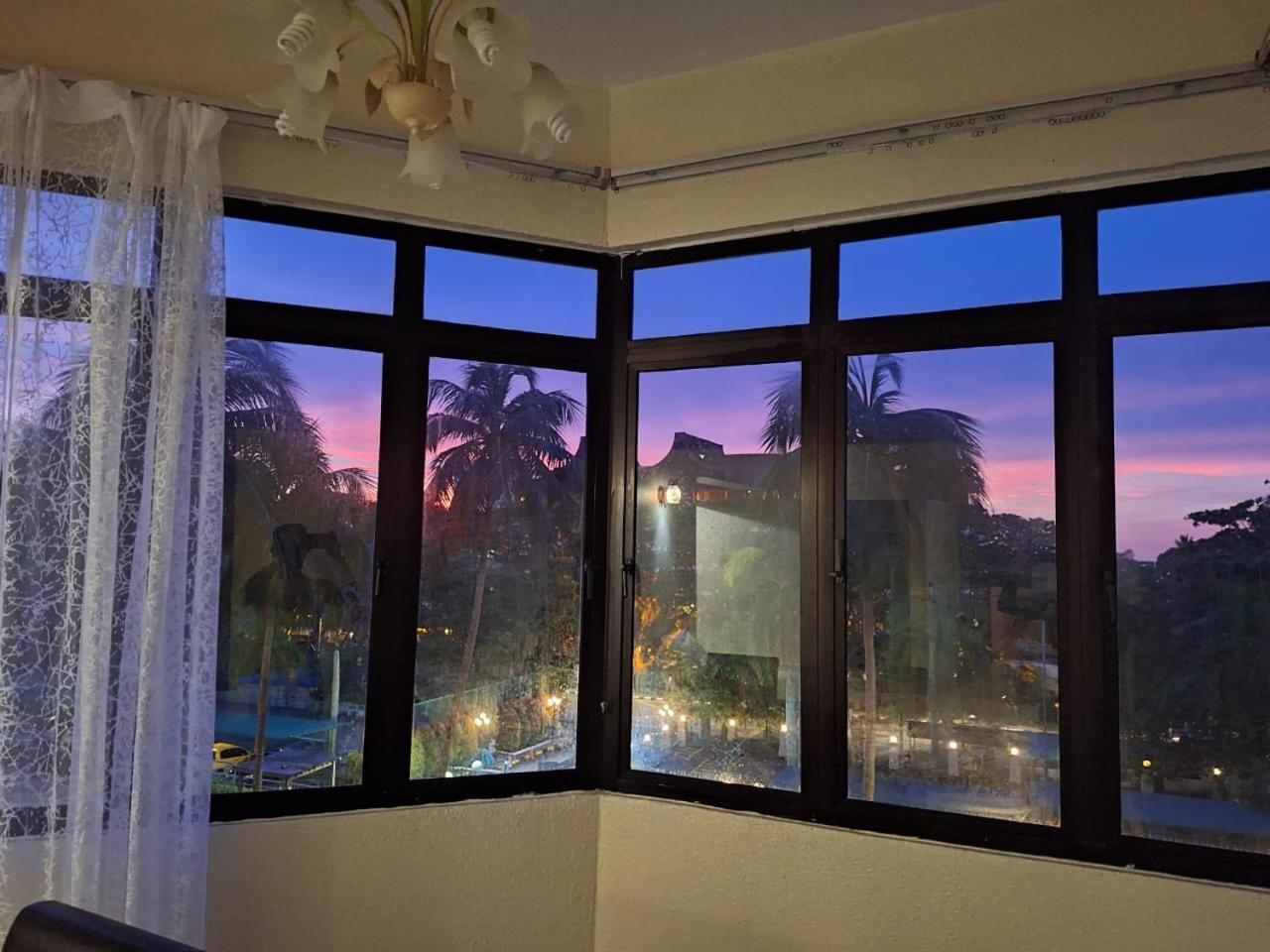 Seaput Srisayang Apartamento Batu Ferringhi Exterior foto