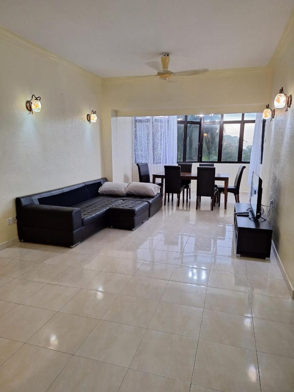 Seaput Srisayang Apartamento Batu Ferringhi Exterior foto