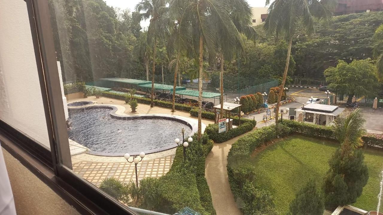 Seaput Srisayang Apartamento Batu Ferringhi Exterior foto